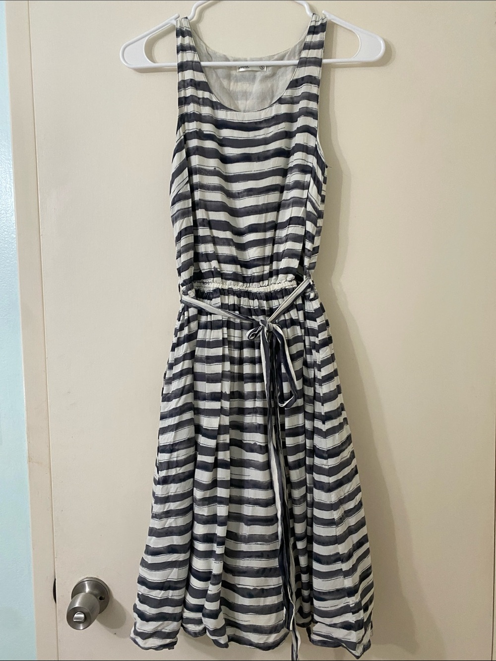 Lavand. Striped Sleeveless Tie-Waist Midi Dress - Black & White
